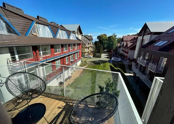Green Hill Apartment With A View To Lagoon
